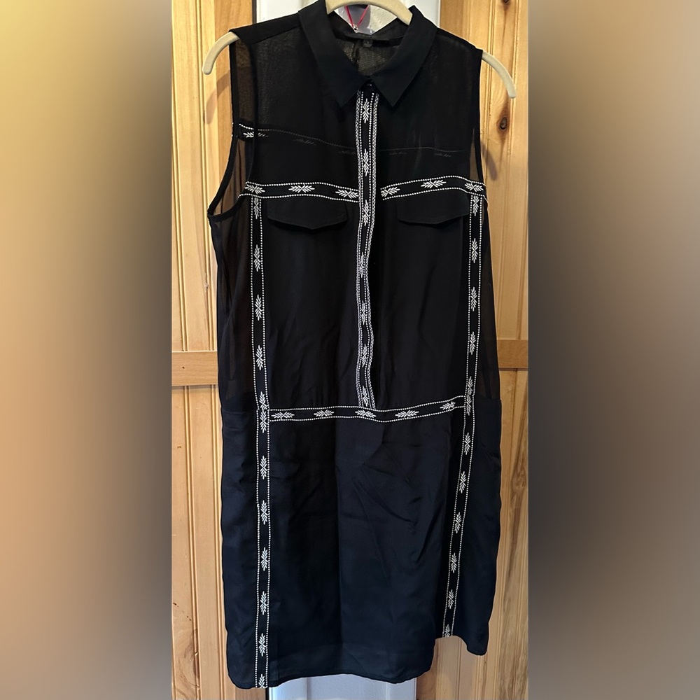 Aryn K Sllvis Black with White Trim Pattern on Front Button down Dress